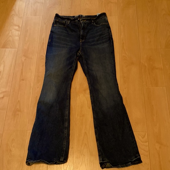 Size 12 Old Navy Flare Jeans - Picture 1 of 3